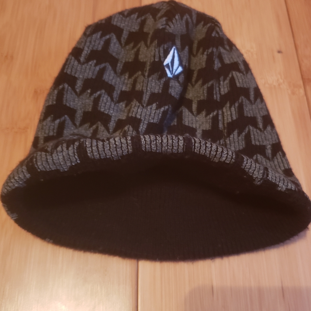 VOLCOM BEANNIE - Picture 3 of 4